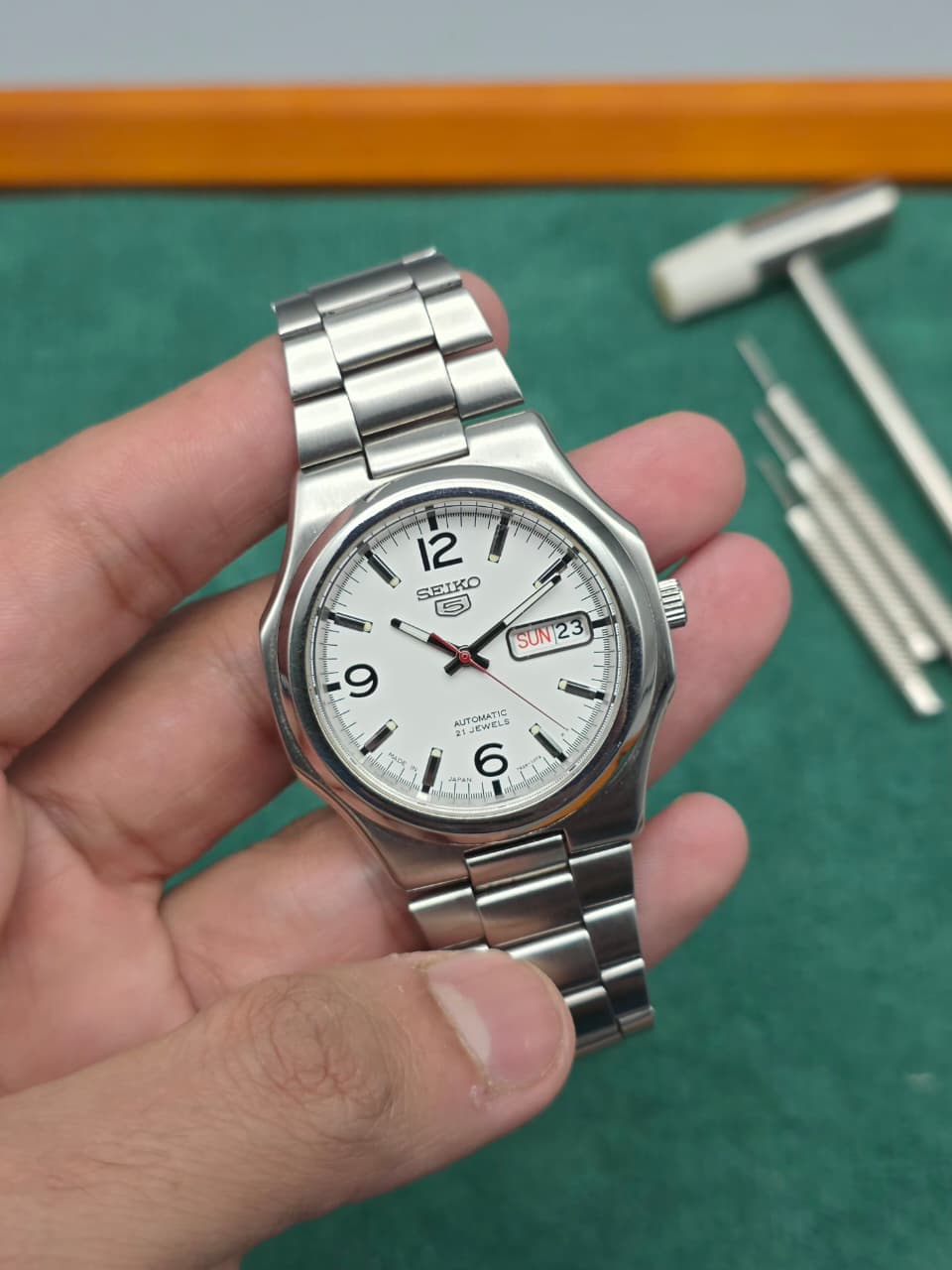 Seiko 5 White Dial Arabic 6-9-12 Red Seconds